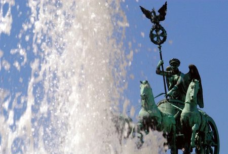 Berliner Wasser beschert selbst ehemaligen Anteilseignern Profit...