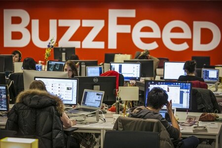 Großraumbüro von BuzzFeed in New York - von hier aus gehen Katze...