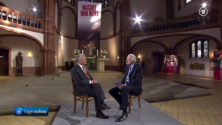 Bundespräsident Gauck im Gespräch mit Ulrich Deppendorf für den ...