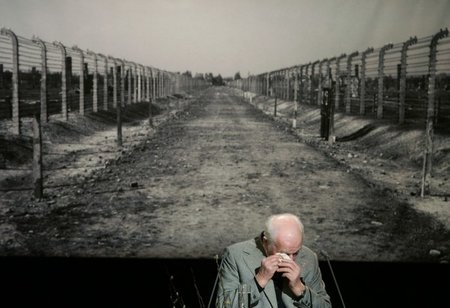 Kurt Julius Goldstein (1914-2007) bei einer Rede im Deutschen Th...