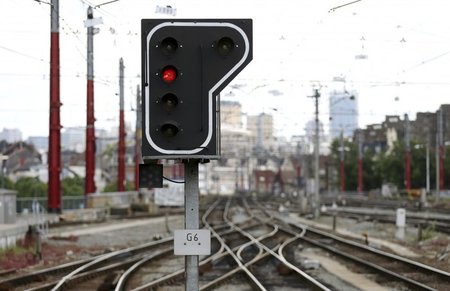 Belgien steht - wie hier während eines landesweiten Streiks am 3...