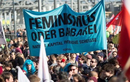 Marxismus und Feminismus gehören zusammen, Demo zum Internationa...