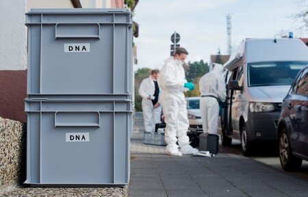 Helmstedt, 31. Oktober: Spurensicherung der Polizei nach einer t... Helmstedt, 31. Oktober: Spurensicherung der Polizei nach einer t...