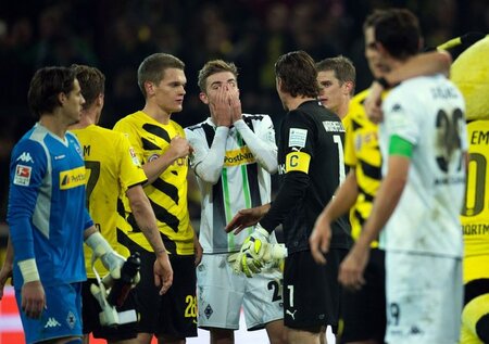 Hau rein das Ding: Christoph Kramer (Hände vor dem Gesicht) muss... Hau rein das Ding: Christoph Kramer (Hände vor dem Gesicht) muss...