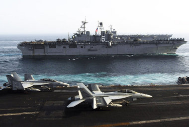 Militärische Drohkulisse: Seemanöver der USA vor Irans Küste im ... Militärische Drohkulisse: Seemanöver der USA vor Irans Küste im ...