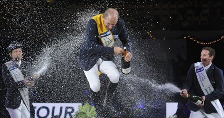 Obwohl es wehtat: "Holger Wulschner (Mitte) am Sonntag in der Mü... Obwohl es wehtat: "Holger Wulschner (Mitte) am Sonntag in der Mü...