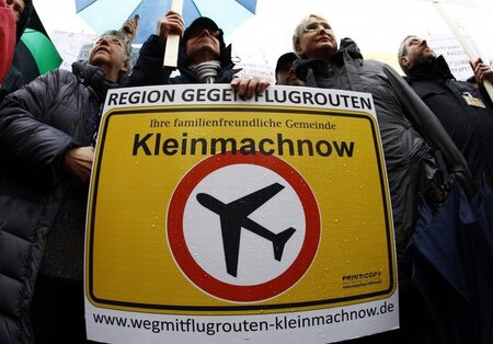 Langanhaltender Widerstand: Protestaktion gegen geplante BER-Flu... Langanhaltender Widerstand: Protestaktion gegen geplante BER-Flu...
