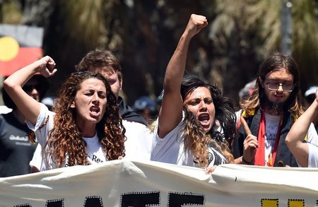 Kein Willkommen für die G-20-Chefs: Protestaktion von Umweltgrup... Kein Willkommen für die G-20-Chefs: Protestaktion von Umweltgrup...