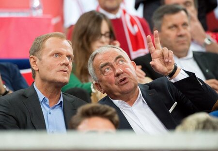 Alle Volleyballpräsidenten gehen hoch - Miroslaw Przedpelski (r....