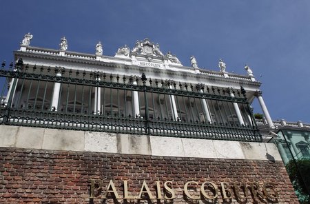 In diesem Wiener Hotel wird seit heute wieder über das iranische... In diesem Wiener Hotel wird seit heute wieder über das iranische...