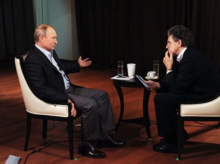 Russlans Präsident Wladimir Putin im Gespräch mit ARD-Journalist...