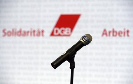 Für wen spricht der DGB-Vorsitzende, wenn er das Gesetz zur Tari...