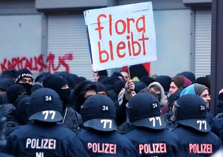 Zu diesem Zeitpunkt war die Zuträgerin nicht mehr in der ersten ...