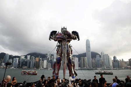 Transformer auf einem roten Teppich in Hongkong (Filmpremiere, J...