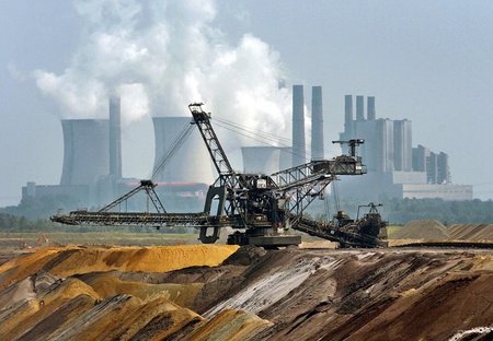 Ineffizient und extrem klimabelastend: Braunkohletagebau Garzwei...