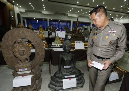 Sichergestellt in einem Haus von Pongpat Chayapan: Wertvolle Bud... Sichergestellt in einem Haus von Pongpat Chayapan: Wertvolle Bud...