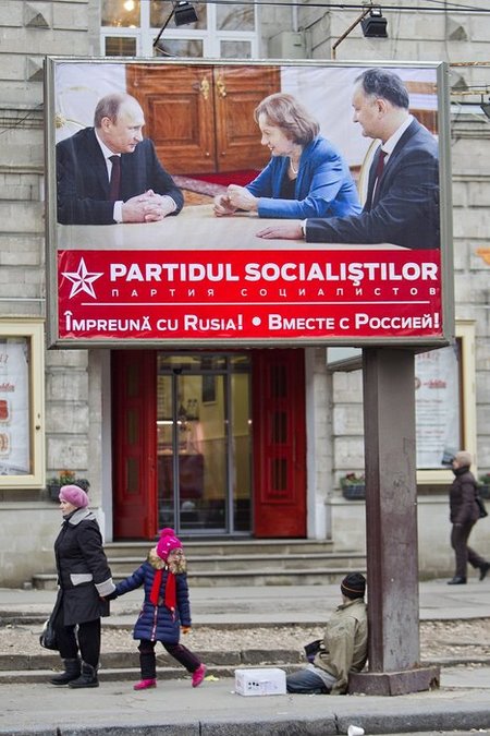 Ostperspektive mit Putin: Wahlwerbung der Sozialistischen Partei...