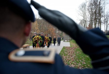 Kultur der Zurückhaltung in militärischen Dingen aufgeben: Joach...