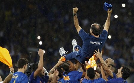 Cruzeiro nach dem Gewinn der Meisterschaft (oben Trainer Marcelo...