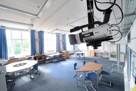 An 172 Schulen des Freistaats stehen Kinder und Jugendliche unte...