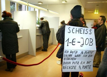 Demo im Jobcenter: Gegen sinnentlehrte oder ausbeuterische Besch...