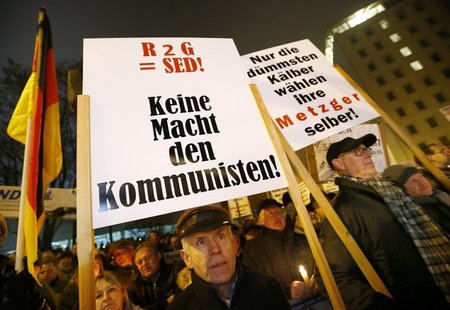 Der Demonstration gegen die neue Landesregierung schlossen sich ...