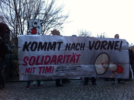 Protest gegen das Verfahren am Montag morgen in Dresden