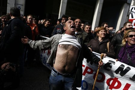 Griechische Bauern in Existenznot: Protestaktion vor dem Agrarmi...