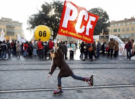 Die Kommunistische Partei Frankreichs (PCF) will in den Betriebe...