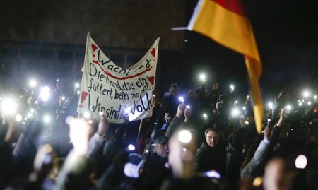 Wer so alles schon wieder »das Volk« ist: »PEGIDA«-Aufmarsch am ... Wer so alles schon wieder »das Volk« ist: »PEGIDA«-Aufmarsch am ...
