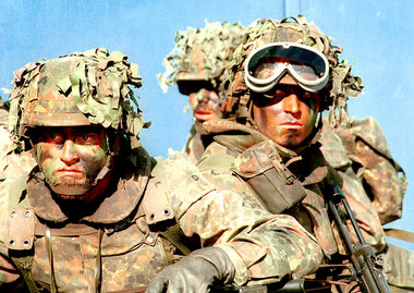 Soldaten des »Kommandos Spezialkräfte« (KSK) der Bundeswehr währ... Soldaten des »Kommandos Spezialkräfte« (KSK) der Bundeswehr währ...