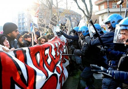 Auch in Turin kam es zu Zusammenstößen zwischen Demonstranten un...