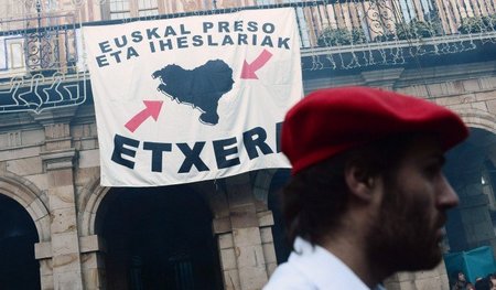 Demonstranten fordern in Durango: »Baskische Gefangene und Flüch...