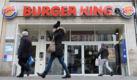 Eine der am Montag wiedereröffneten Burger-King-Filialen in Münc...