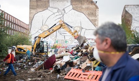 Abriss von Hütten in der Cuvry-Brache in Berlin-Kreuzberg im Sep...