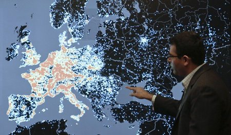 Aus Sicht der US-amerikanischer IT-Konzerne ist es Europa, das h... Aus Sicht der US-amerikanischer IT-Konzerne ist es Europa, das h...