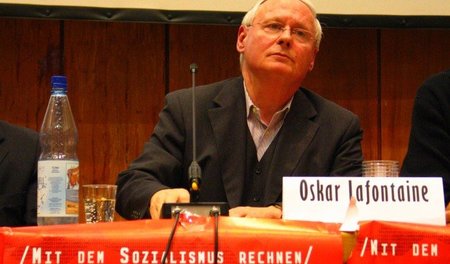 Oskar Lafontaine auf der Rosa-Luxemburg-Konferenz im Jahr 2006