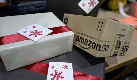 Am Sonntag ist die Arbeitsniederlegung bei Amazon in Bad Hersfel... Am Sonntag ist die Arbeitsniederlegung bei Amazon in Bad Hersfel...