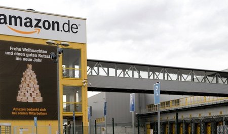 Amazon-Logistikzentrum in Leipzig: Von außen erinnert nichts an ... Amazon-Logistikzentrum in Leipzig: Von außen erinnert nichts an ...