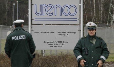 Polizeischutz für die Gronauer Urananreicherungsanlage während e...