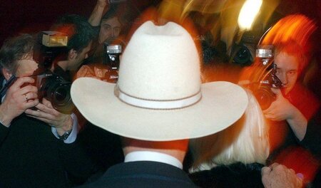 Unter diesem Hut steckt immer nur Larry Hagman (2003)