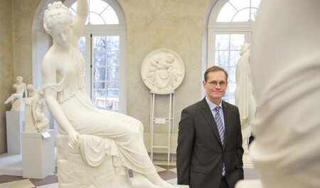 Berlins Regierender Bürgermeister Michael Müller (SPD) wehrt sic...