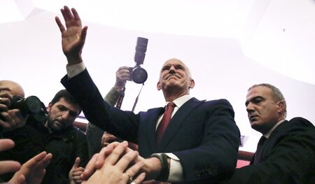Giorgos Papandreou stellte am Samstag vor jubelnden Unterstützer...