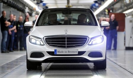 600 Beschäftigte im Bremer Daimler-Werk wurden nach einer Protes... 600 Beschäftigte im Bremer Daimler-Werk wurden nach einer Protes...