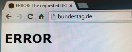 Vom Netz genommen: Die Homepage des Deutschen Bundestages am Mit...
