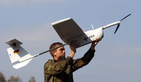 Ist dies der Vorschein eines »militärischen Humanismus« in »saub...