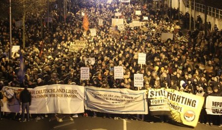 Antiislamischer Hetze Kontra geben: Demo gegen »Legida« am Monta...