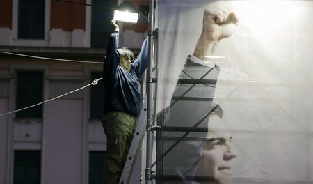 Auf den Wahlplakaten in Griechenland gibt sich der Syriza-Kandid...