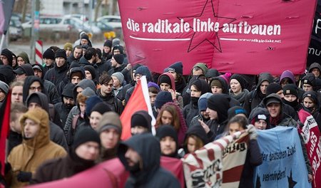 Linksradikaler Block auf der traditionellen Luxemburg-Liebknecht... Linksradikaler Block auf der traditionellen Luxemburg-Liebknecht...