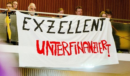 In Studierendenprotesten ist die schlechte Finanzierung der Lehr...